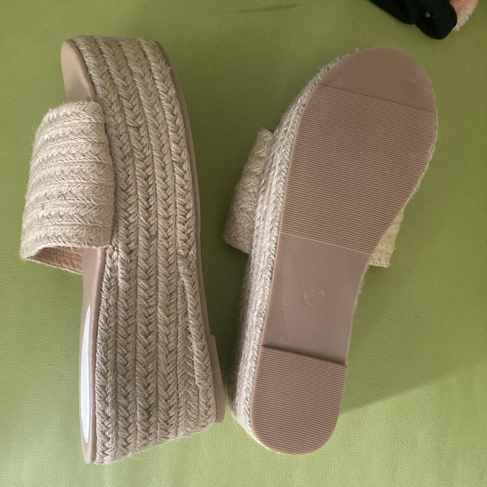 Summer sandals - Picture 3 of 3